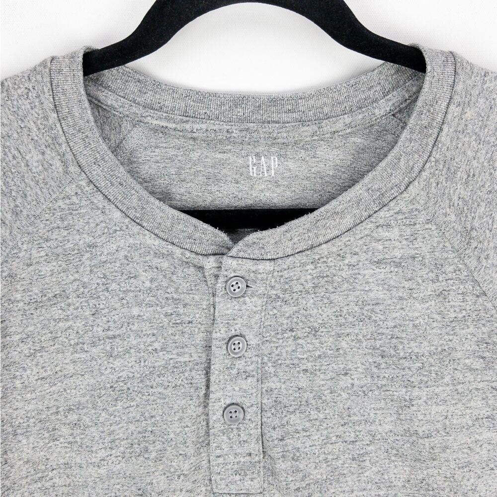 Gap Henley Men's T-Shirt Size XL Long Sleeve Gray 3-Buttons Ribbed Cuffs Tagless - Picture 2 of 9